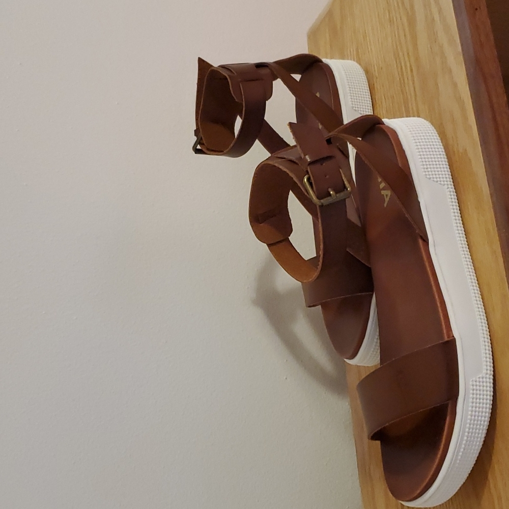 Womens sandals